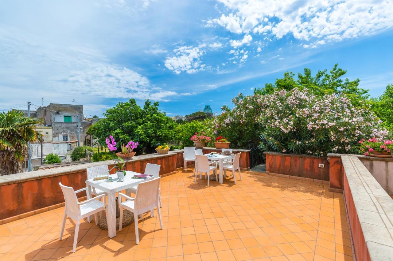 프로치다 La Terrazza Sul Giardino 아파트 외부 사진